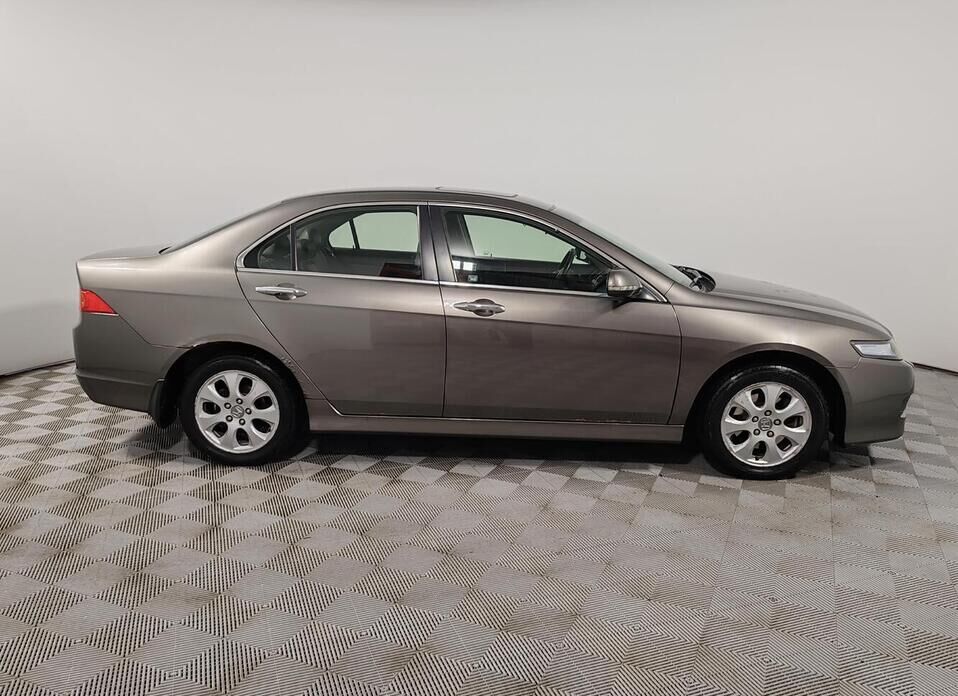 Honda Accord, VII Рестайлинг 2.4 MT (190 л.с.)