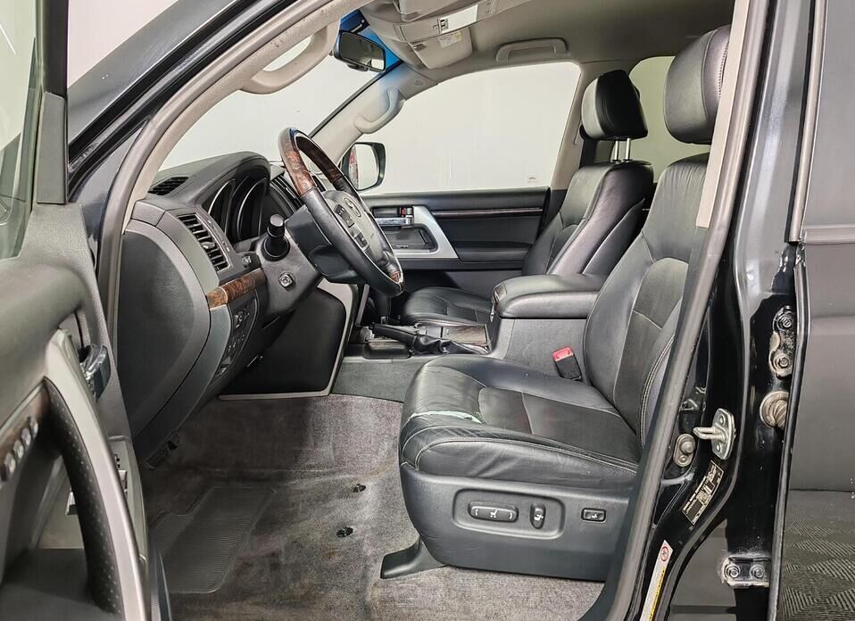 Toyota Land Cruiser, 200 Series Рестайлинг 1 4.5d AT (235 л.с.) 4WD