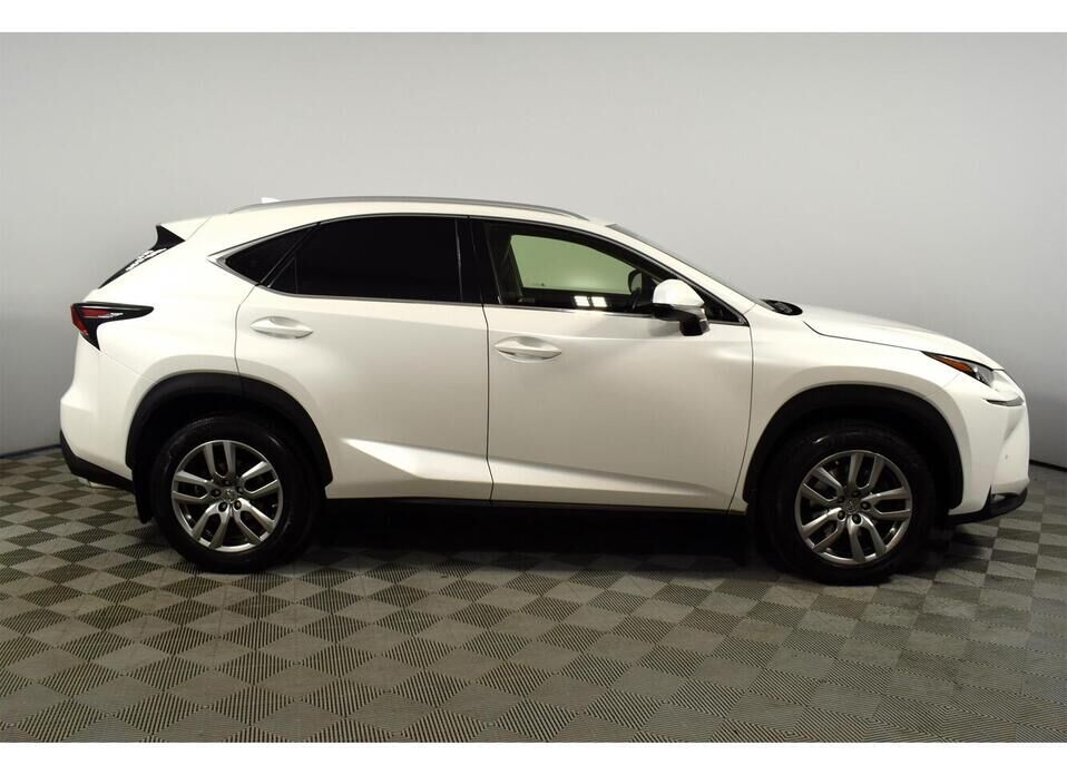 Lexus NX, I 200t 2.0 AT (238 л.с.) 4WD