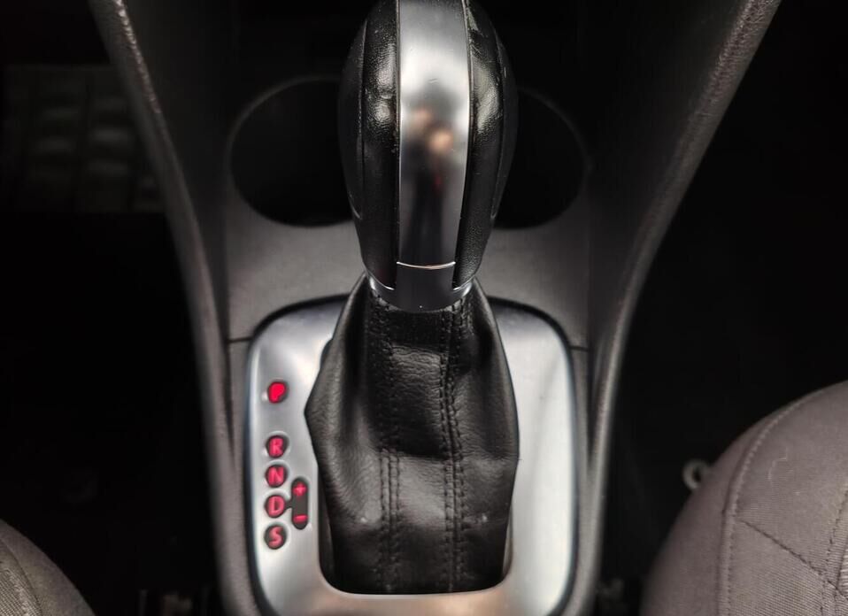 Volkswagen Polo, V 1.6 AT (105 л.с.)