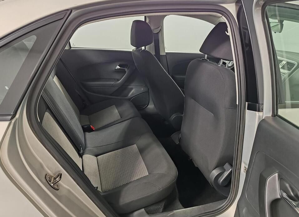 Volkswagen Polo, V 1.6 MT (105 л.с.)