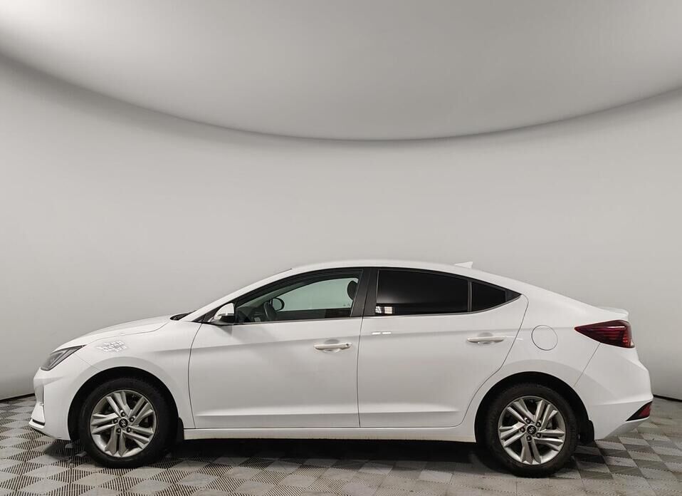 Hyundai Elantra, VI (AD) Рестайлинг 2.0 AT (150 л.с.)