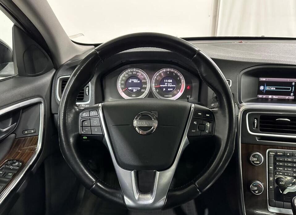 Volvo S60, II 2.5 AT (249 л.с.)