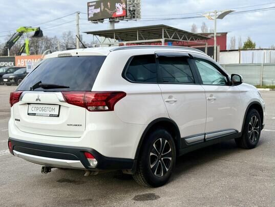 Mitsubishi Outlander, 2016 г., 176 766 км