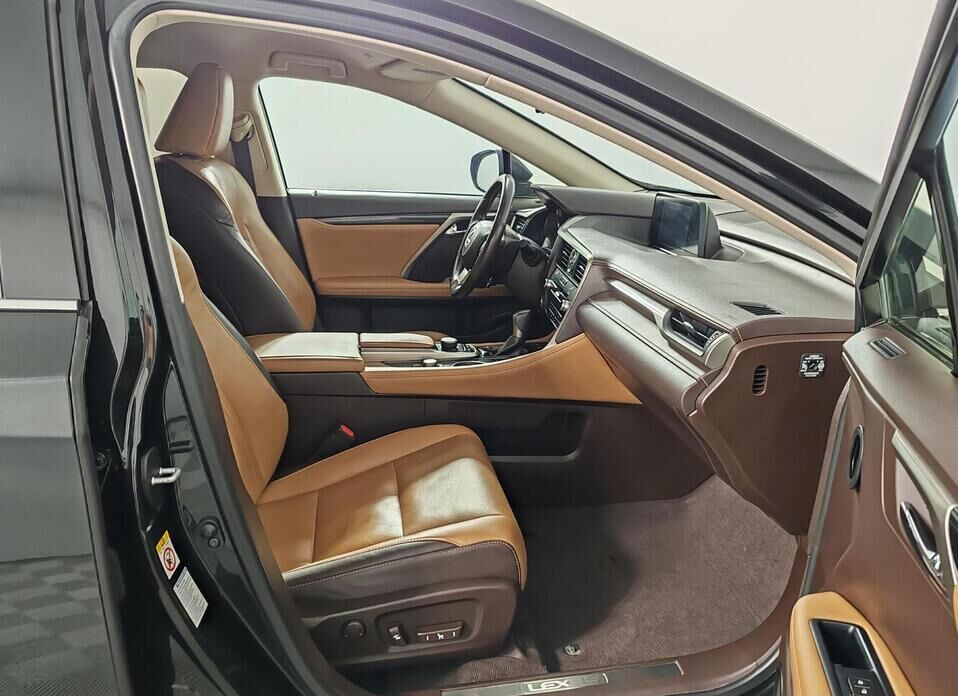 Lexus RX, IV Рестайлинг 300 2.0 AT (238 л.с.) 4WD