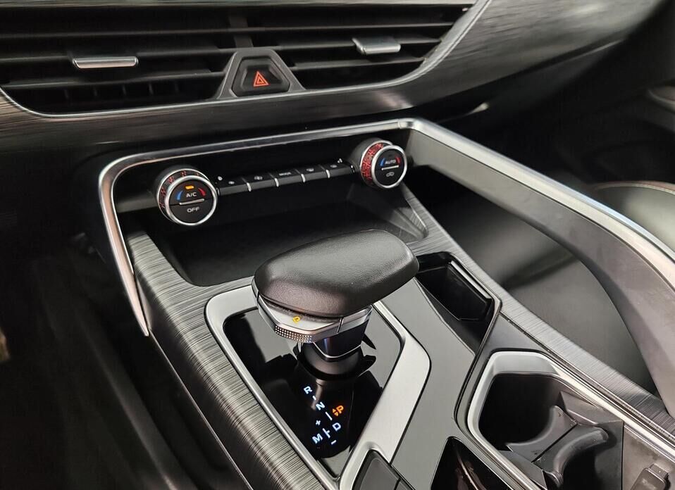Geely Tugella, I Рестайлинг 2.0 AT (238 л.с.) 4WD