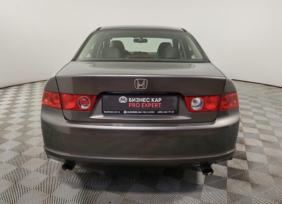 Honda Accord, VII Рестайлинг 2.4 MT (190 л.с.)