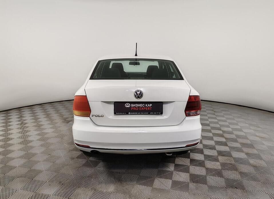 Volkswagen Polo 1.6 MT (110 л.с.)