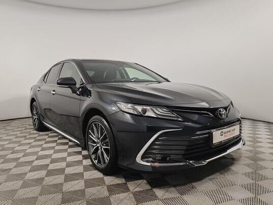 Toyota Camry, 2023 г., 17 808 км