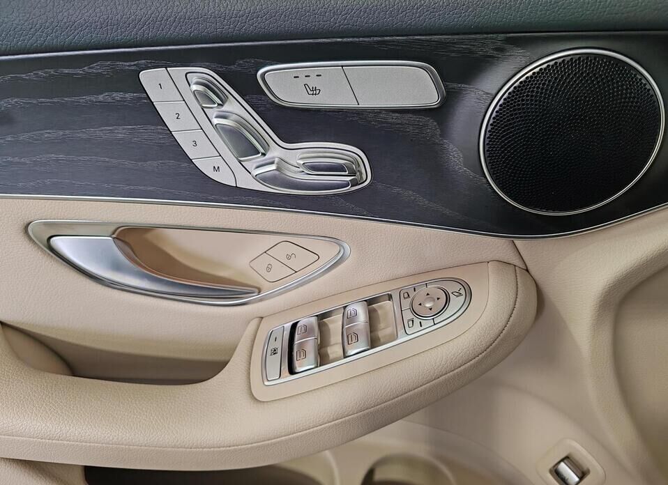 Mercedes-Benz GLC, I (X253) 300 2.0 AT (245 л.с.) 4WD