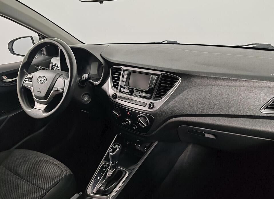 Hyundai Solaris, II 1.6 AT (123 л.с.)