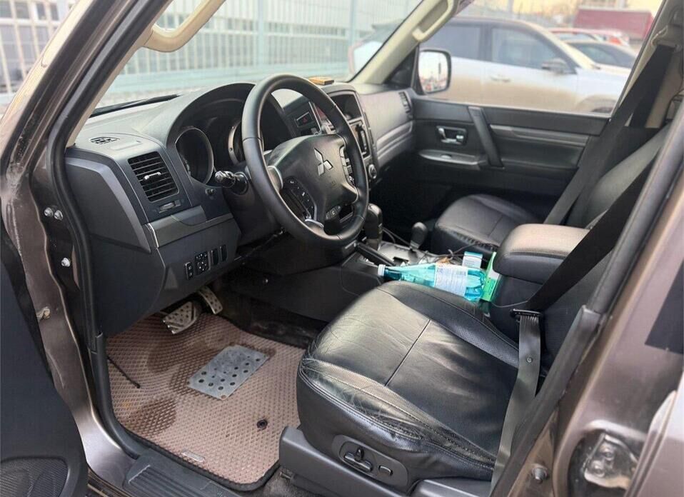 Mitsubishi Pajero, IV Рестайлинг 1 3.0 AT (178 л.с.) 4WD