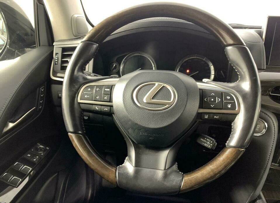 Lexus LX 570 5.7 AT (367 л.с.) 4WD
