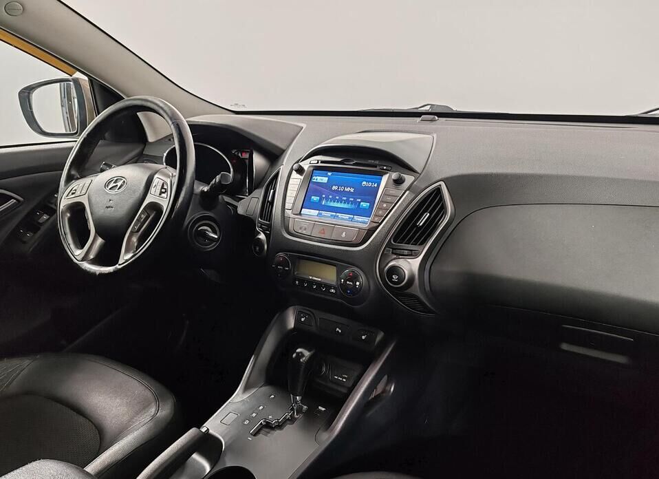Hyundai ix35, I Рестайлинг 2.0 AT (150 л.с.)