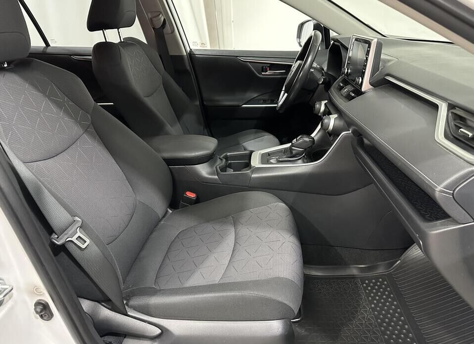 Toyota RAV4 2.0 CVT (149 л.с.)