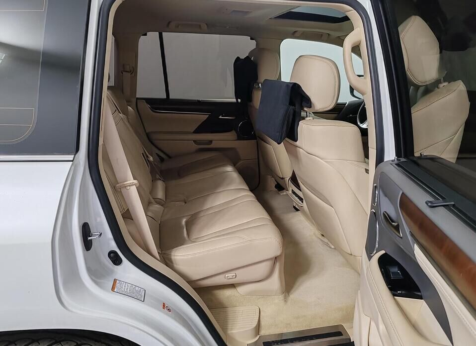 Lexus LX, III Рестайлинг 2 570 5.7 AT (367 л.с.) 4WD