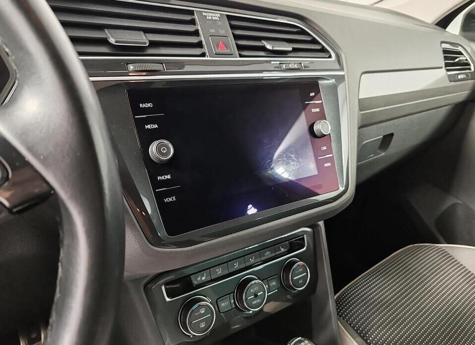 Volkswagen Tiguan, II 1.4 AMT (150 л.с.) 4WD