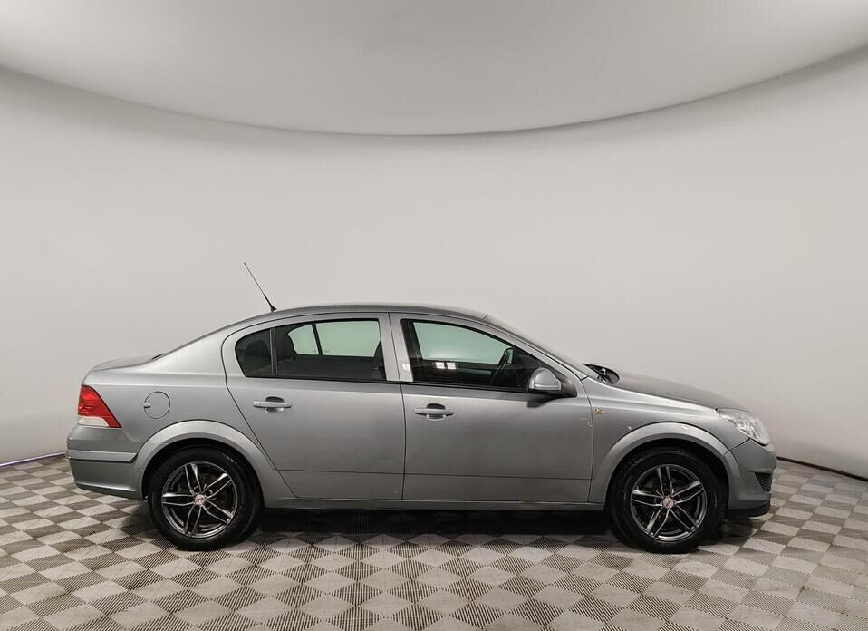 Opel Astra, H Рестайлинг 1.6 MT (115 л.с.)