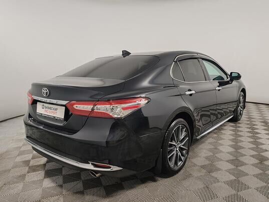 Toyota Camry, 2023 г., 32 180 км