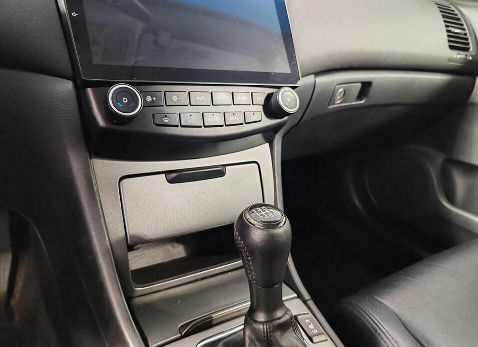 Honda Accord, VII Рестайлинг 2.4 MT (190 л.с.)