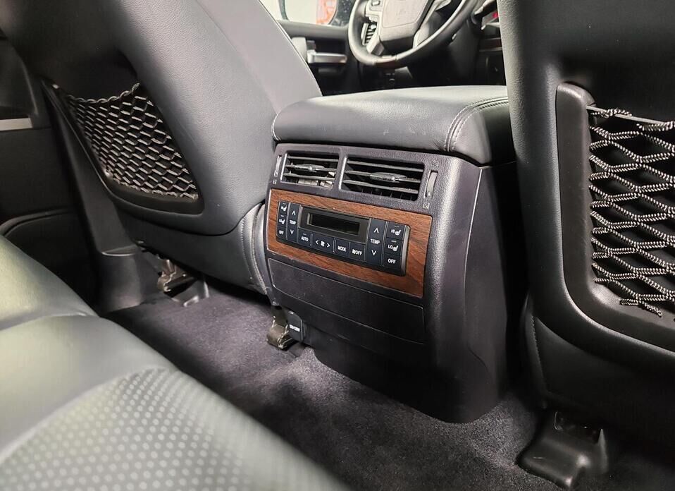 Toyota Land Cruiser, 200 Series Рестайлинг 2 4.6 AT (309 л.с.) 4WD