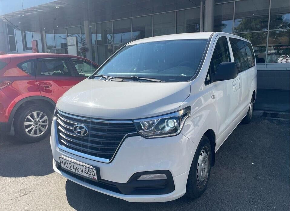 Hyundai H-1, II Рестайлинг 2 2.5d AT (170 л.с.)