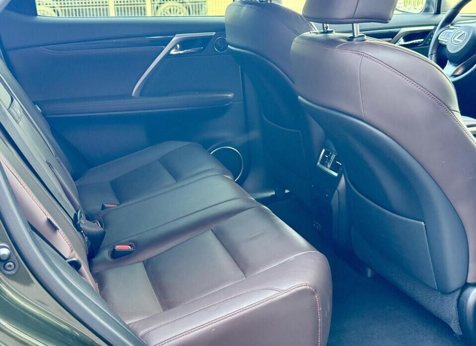 Lexus RX, IV Рестайлинг 300 2.0 AT (238 л.с.) 4WD