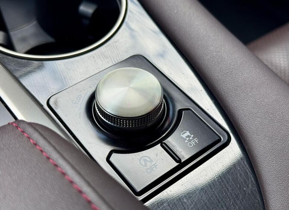 Lexus RX, IV Рестайлинг 300 2.0 AT (238 л.с.) 4WD