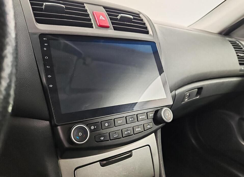 Honda Accord, VII Рестайлинг 2.4 MT (190 л.с.)