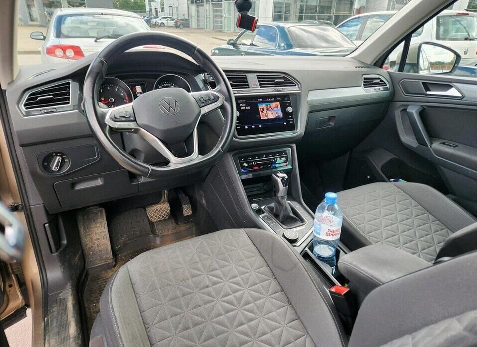 Volkswagen Tiguan, II Рестайлинг 2.0 AMT (180 л.с.) 4WD