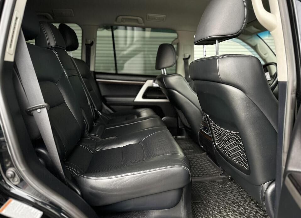 Toyota Land Cruiser, 200 Series Рестайлинг 2 4.6 AT (309 л.с.) 4WD