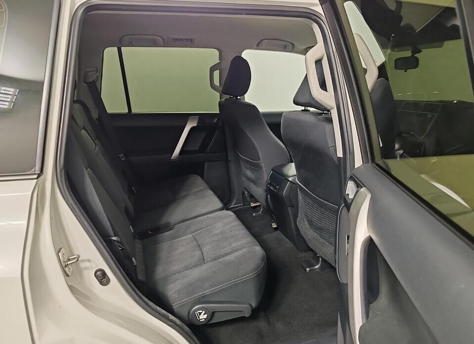 Toyota Land Cruiser Prado, 150 Series Рестайлинг 2 2.7 AT (163 л.с.) 4WD