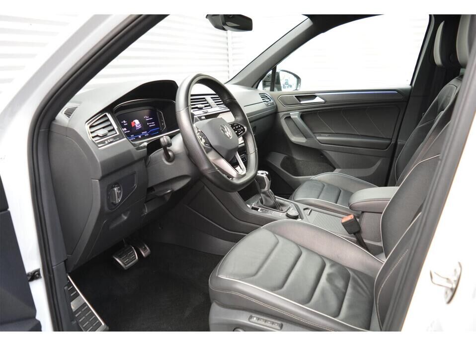 Volkswagen Tiguan, II Рестайлинг 2.0 AMT (180 л.с.) 4WD
