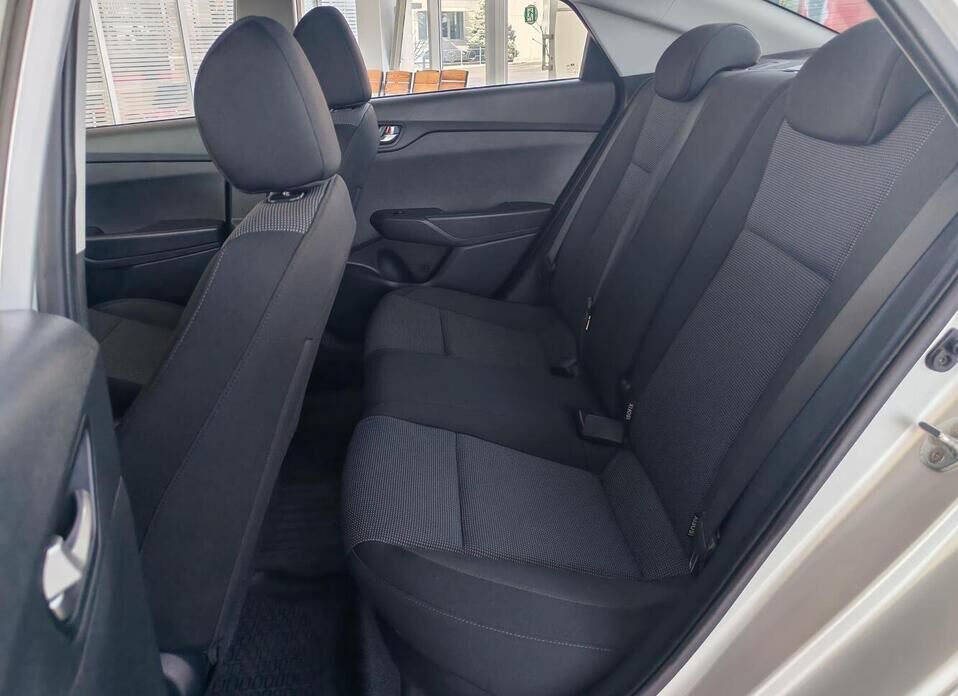 Hyundai Solaris, II Рестайлинг 1.6 AT (123 л.с.)