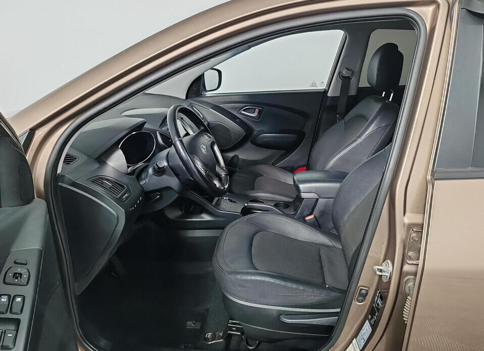 Hyundai ix35, I Рестайлинг 2.0 AT (150 л.с.)