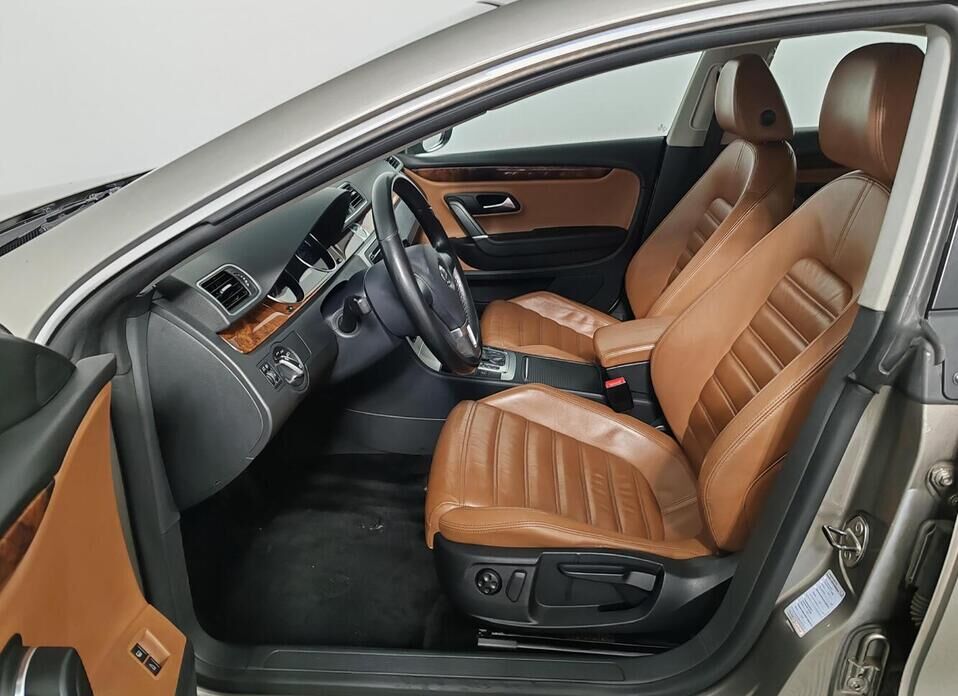 Volkswagen Passat CC 1.8 AMT (152 л.с.)