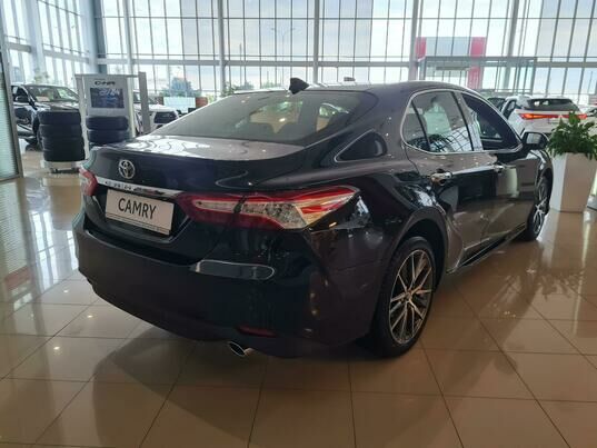 Toyota Camry, 2022 г., 13 077 км