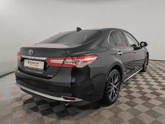 Toyota Camry, 2023 г., 17 808 км