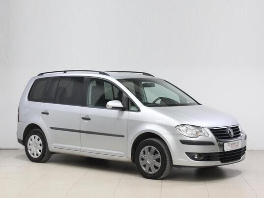 Volkswagen Touran, 2008&nbsp;г., 235&nbsp;661&nbsp;км