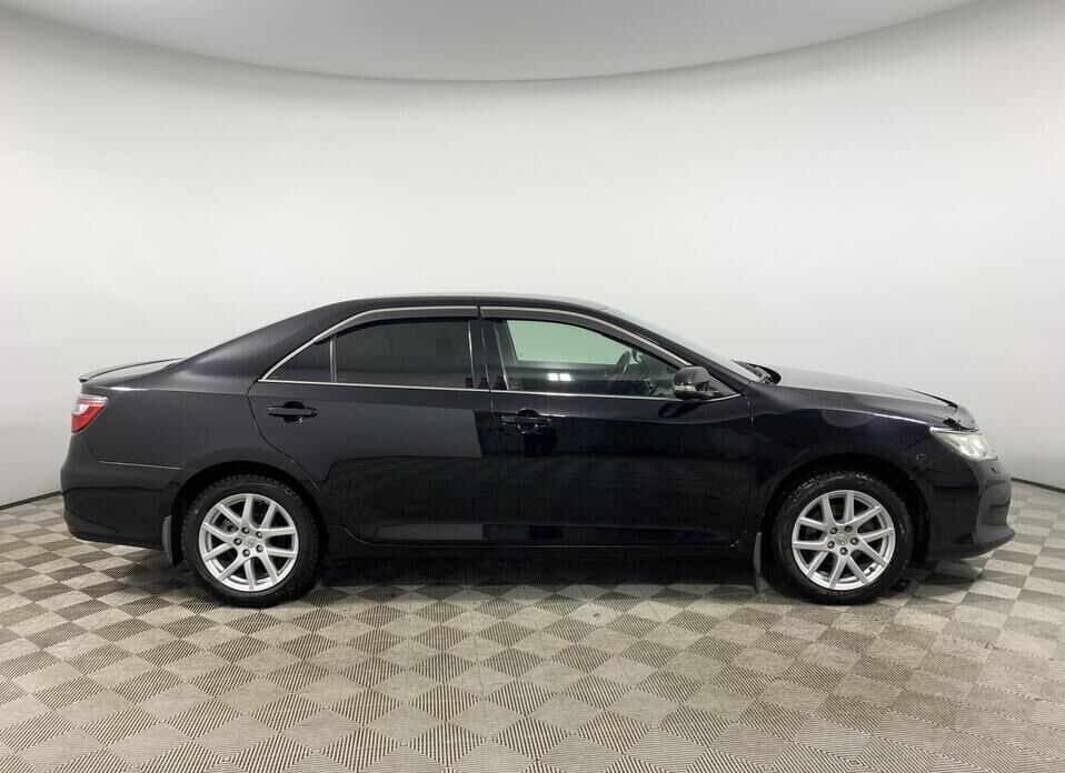Toyota Camry 2.5 AT (181 л.с.)