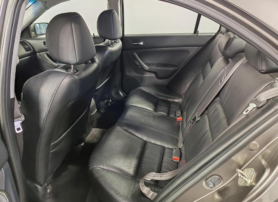 Honda Accord, VII Рестайлинг 2.4 MT (190 л.с.)