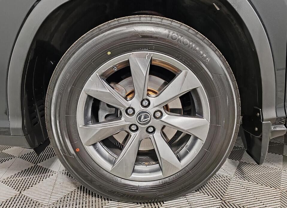 Lexus RX, IV Рестайлинг 300 2.0 AT (238 л.с.) 4WD