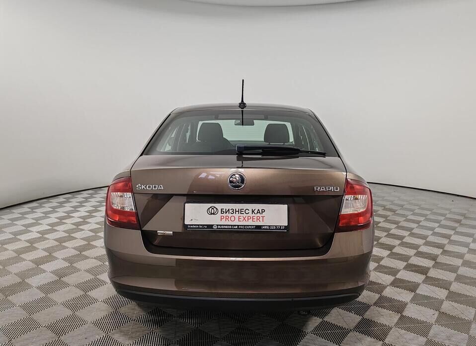 Skoda Rapid, I Рестайлинг 1.6 MT (90 л.с.)