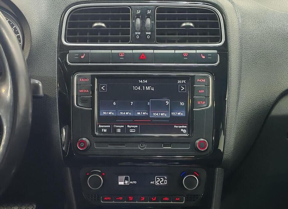 Volkswagen Polo, V Рестайлинг 1.6 AT (110 л.с.)