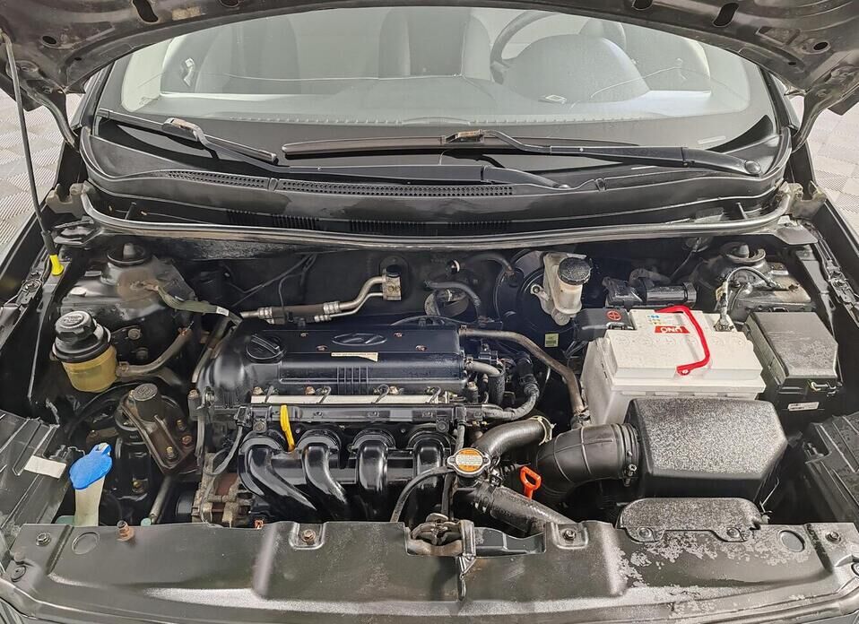 Hyundai Solaris, I 1.4 AT (107 л.с.)