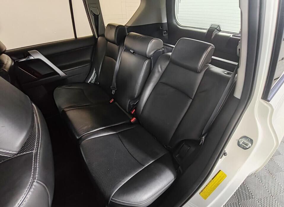 Toyota Land Cruiser Prado, 150 Series Рестайлинг 1 3.0d AT (173 л.с.) 4WD