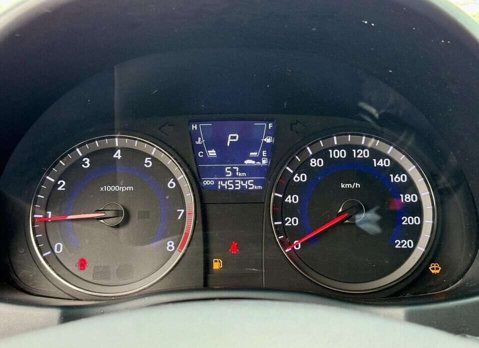 Hyundai Solaris, I 1.4 AT (107 л.с.)