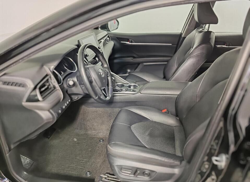 Toyota Camry, VIII (XV70) Рестайлинг 2.5 AT (200 л.с.)