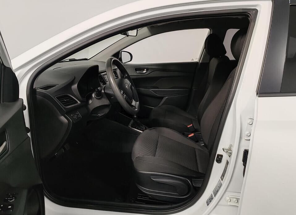 Hyundai Solaris, II 1.6 AT (123 л.с.)