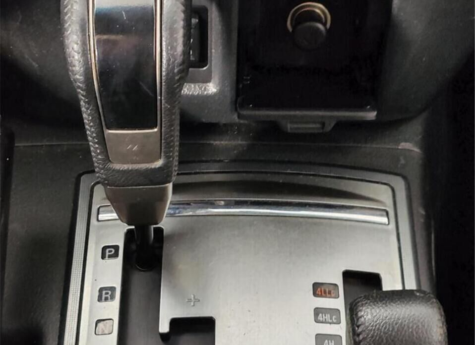 Mitsubishi Pajero, IV Рестайлинг 1 3.2d AT (200 л.с.) 4WD